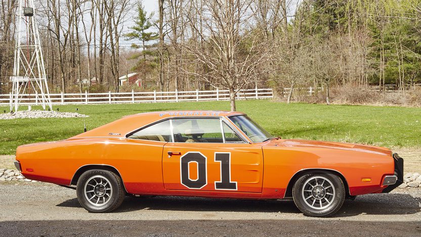 Side photo of a General Lee Car
