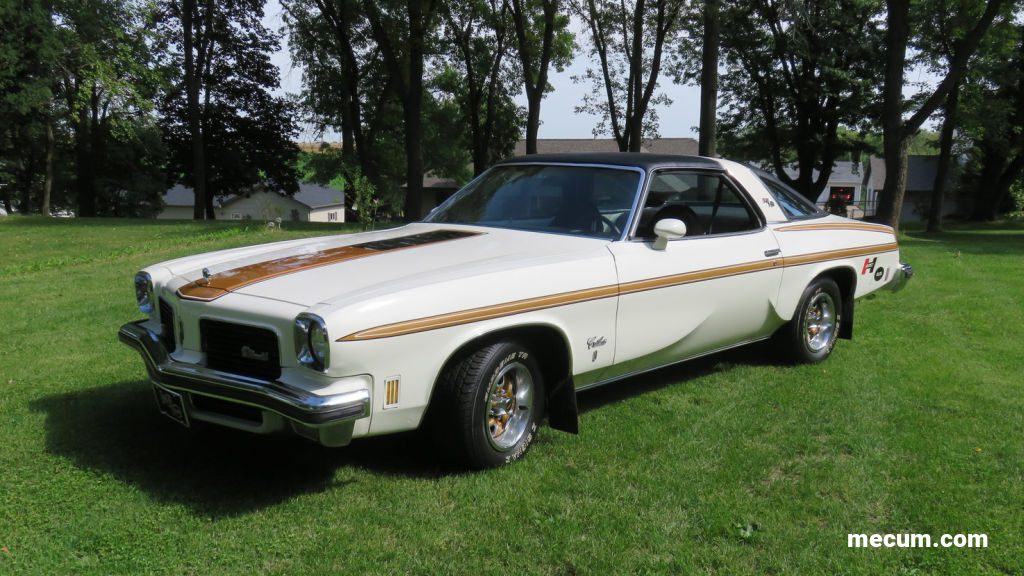 Photo of a 1974 Hurst Olds